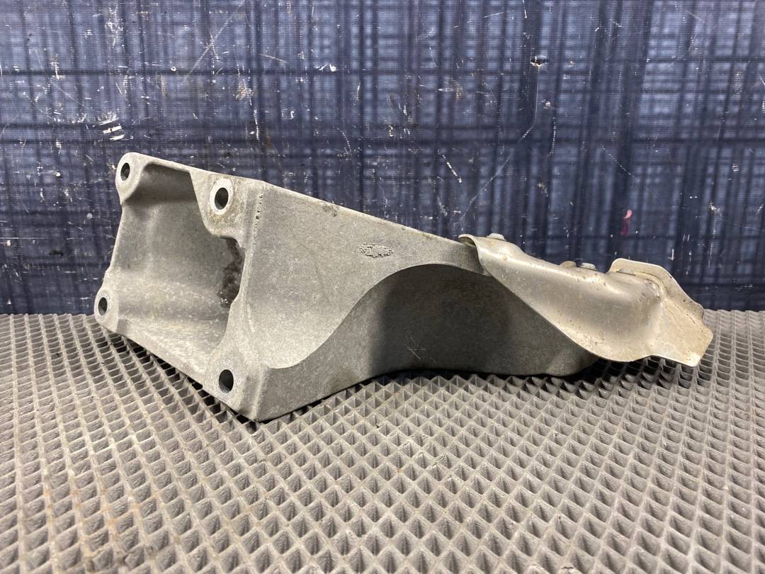 Кронштейн двигателя, 720 рублей, Красноярск