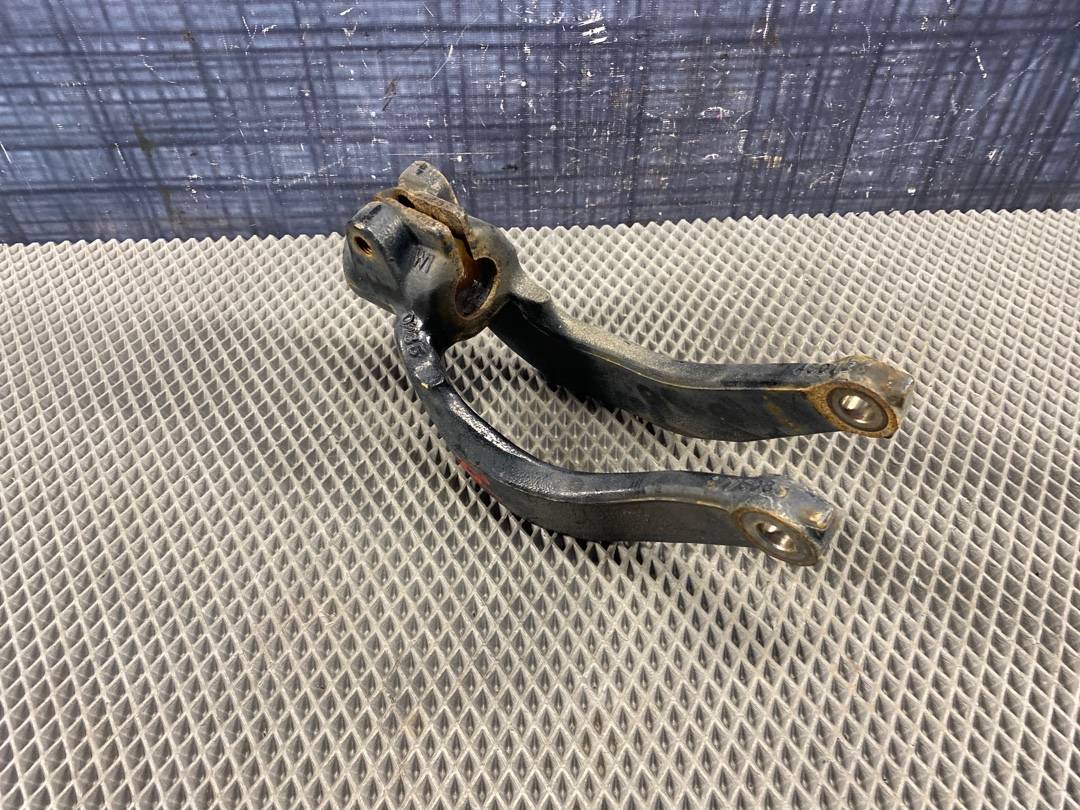 Кронштейн амортизатора, 720 рублей, Красноярск