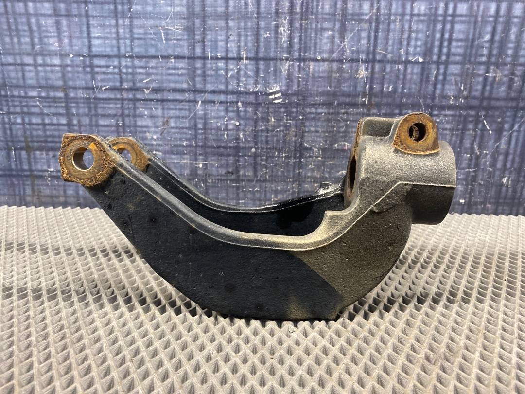 Кронштейн амортизатора, 720 рублей, Красноярск