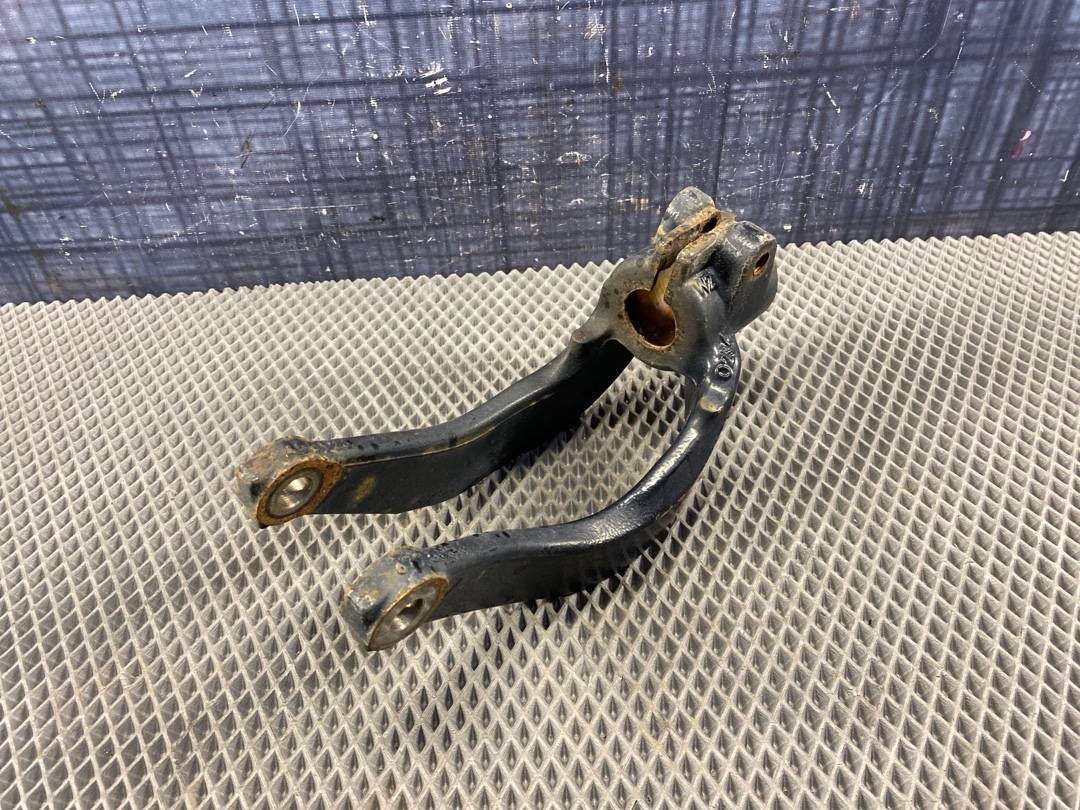 Кронштейн амортизатора, 720 рублей, Красноярск