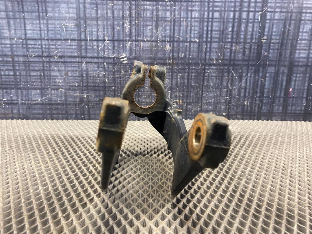 Кронштейн амортизатора, 720 рублей, Красноярск