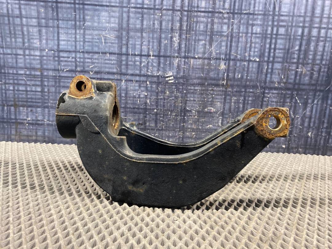 Кронштейн амортизатора, 720 рублей, Красноярск