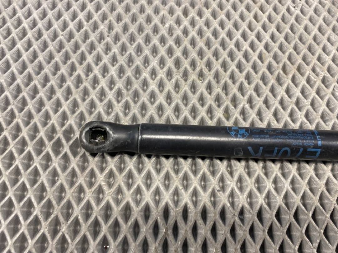 Амортизатор капота, 480 рублей, Красноярск