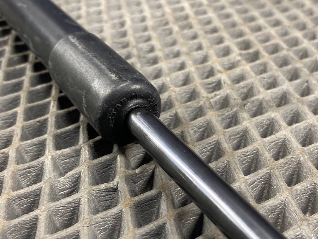 Амортизатор капота, 480 рублей, Красноярск