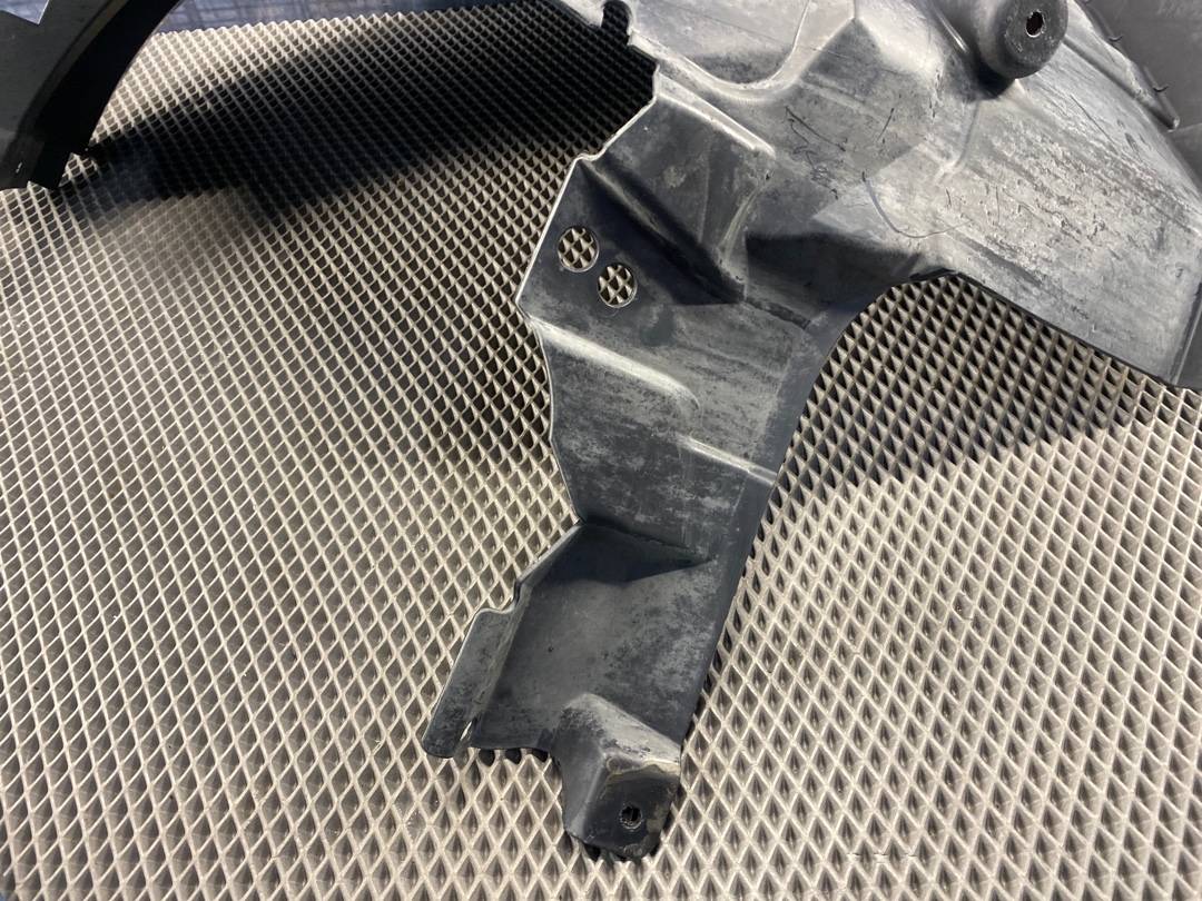 Подкрылок, 900 рублей, Красноярск