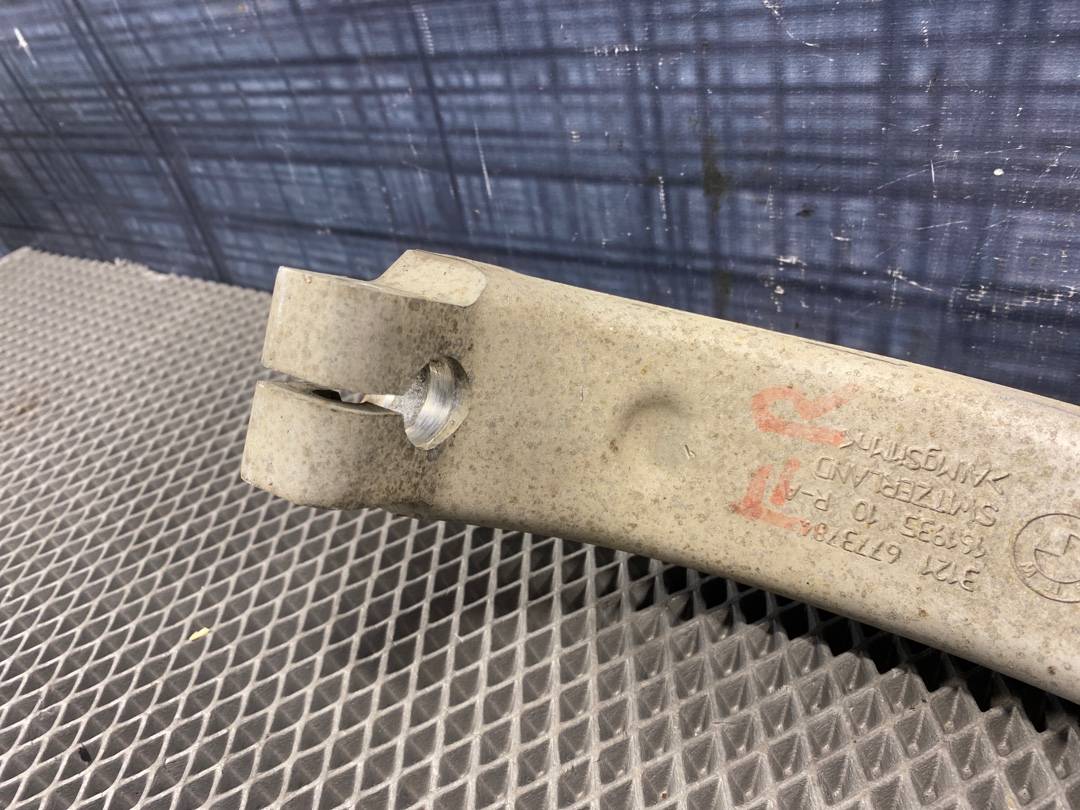 Поворотный кулак, 3300 рублей, Красноярск