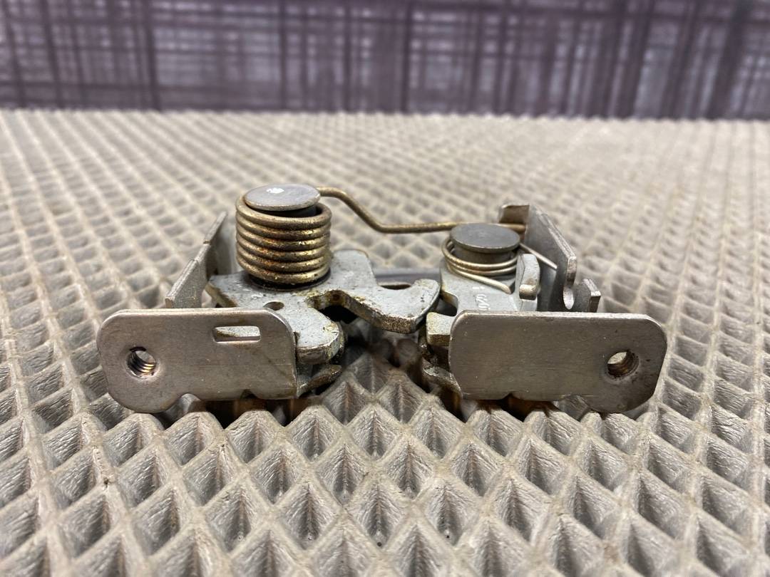 Замок капота, 720 рублей, Красноярск