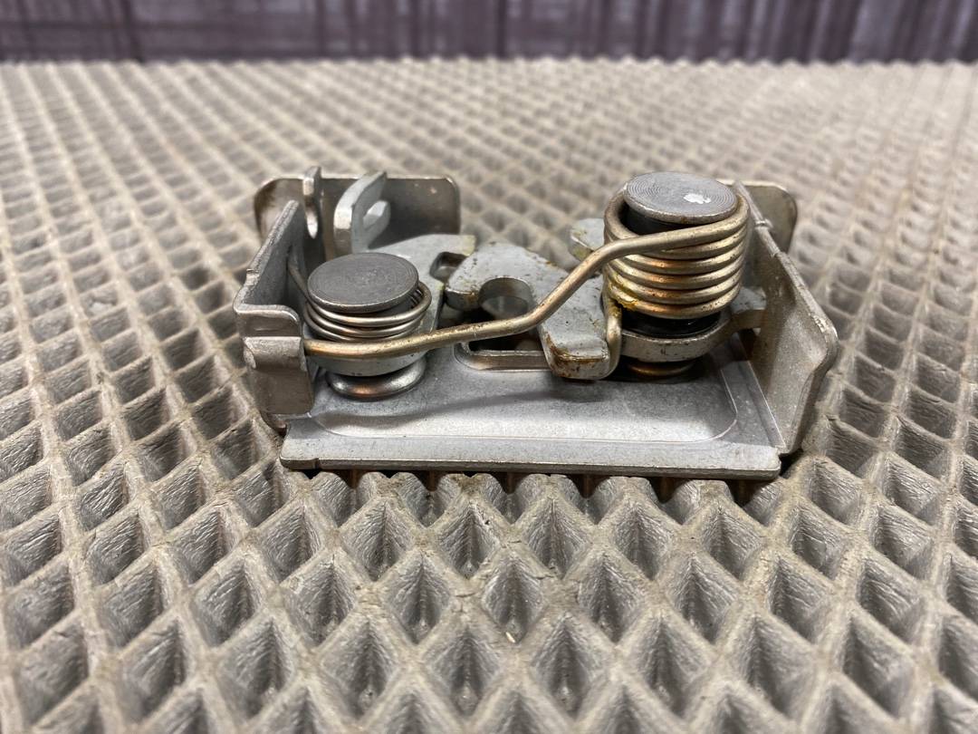 Замок капота, 720 рублей, Красноярск