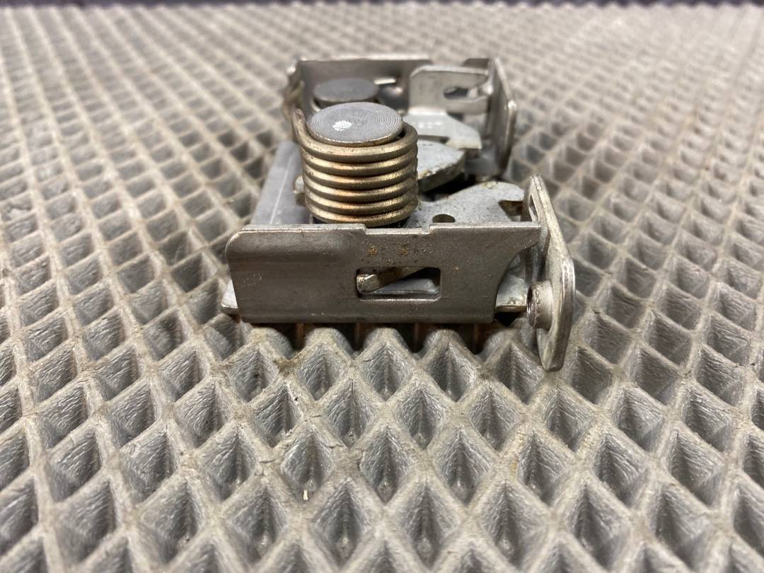 Замок капота, 720 рублей, Красноярск