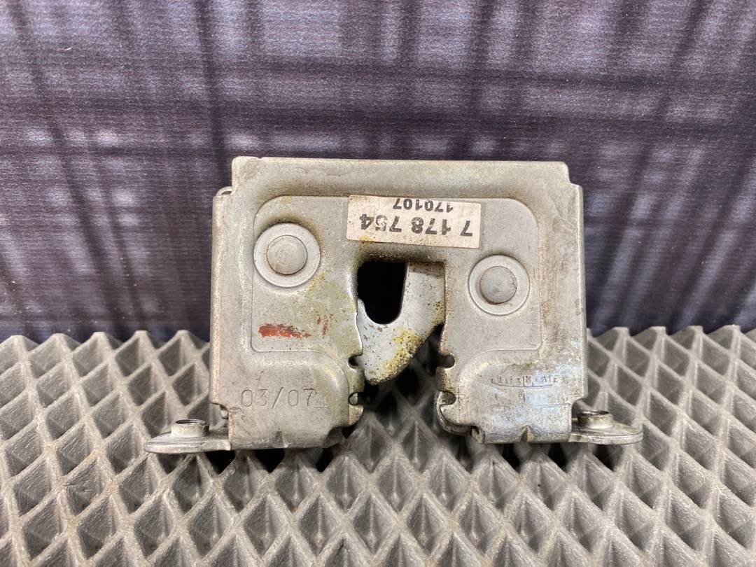 Замок капота, 720 рублей, Красноярск