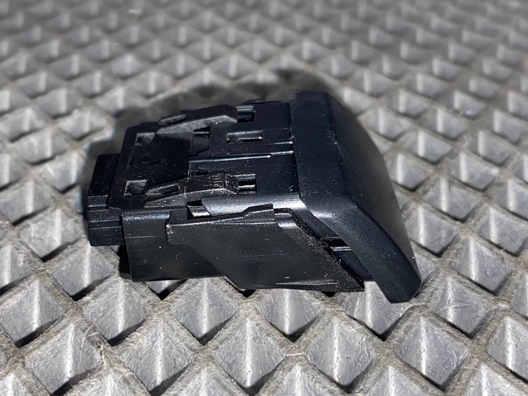 Кнопка открывания бардачка, 210 рублей, Красноярск