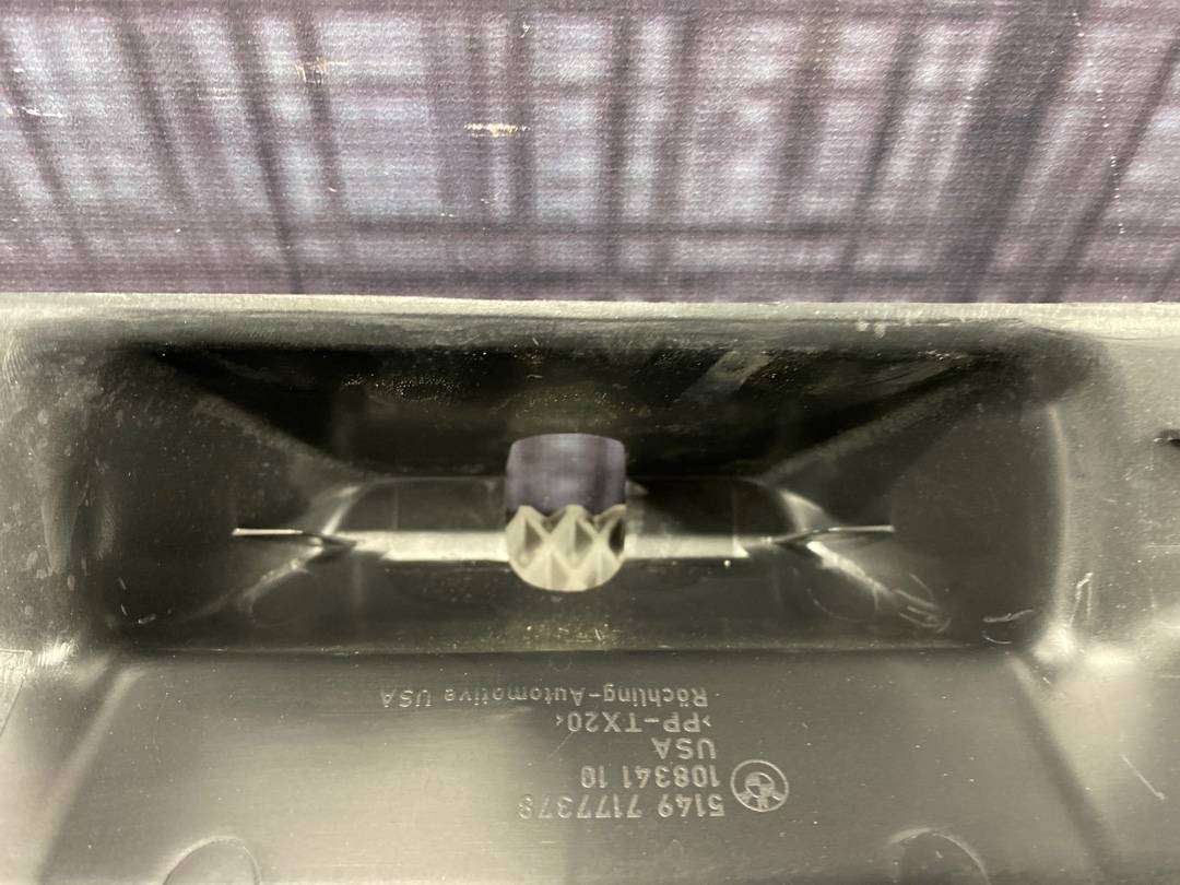 Пластик крышки багажника, 240 рублей, Красноярск