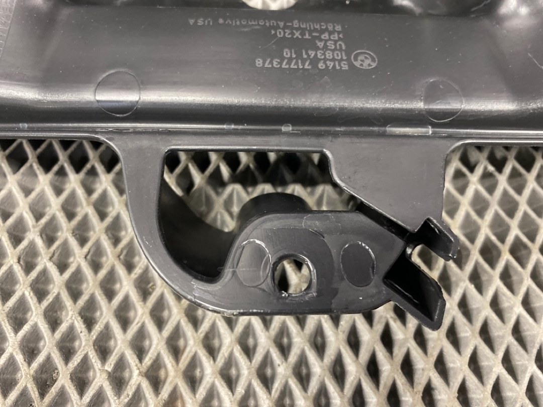 Пластик крышки багажника, 240 рублей, Красноярск