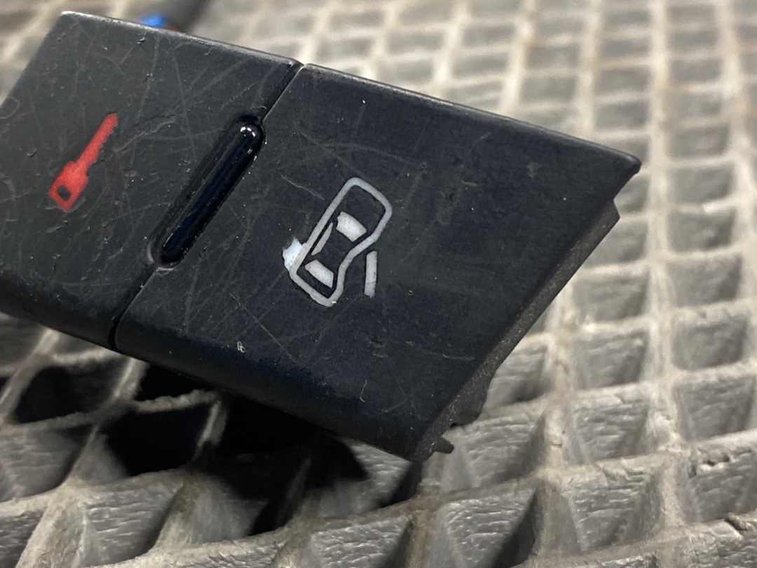 Кнопка центрального замка, 360 рублей, Красноярск