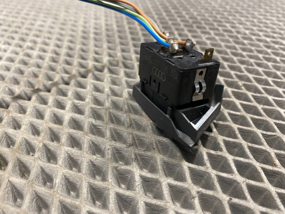 Кнопка центрального замка, 360 рублей, Красноярск