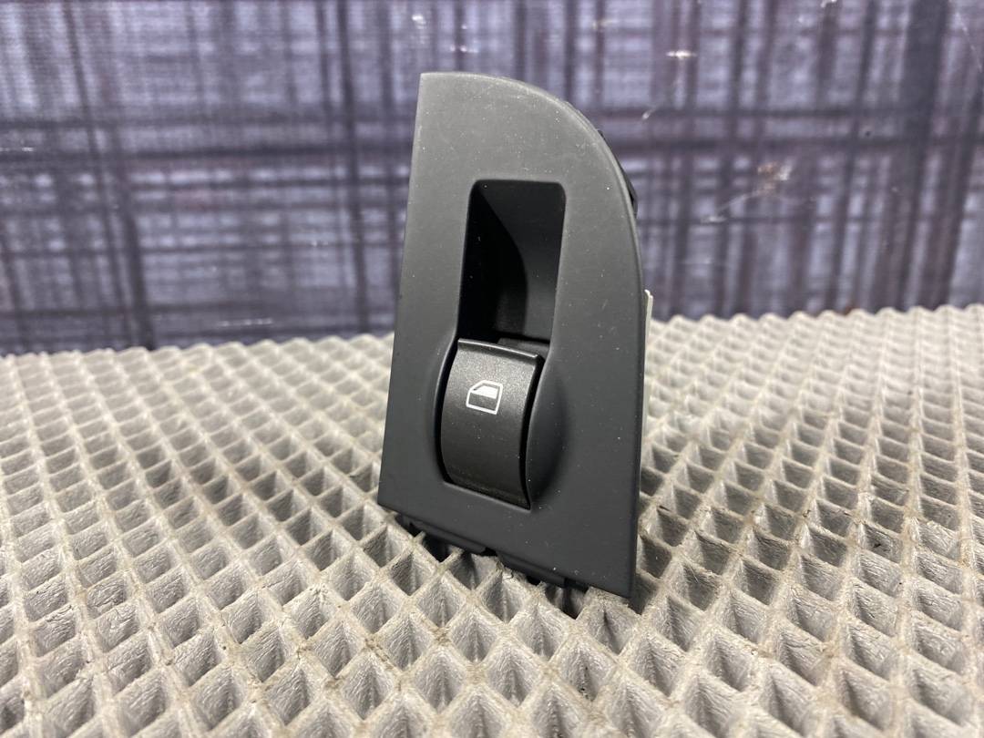 Кнопка стеклоподъемника, 330 рублей, Красноярск