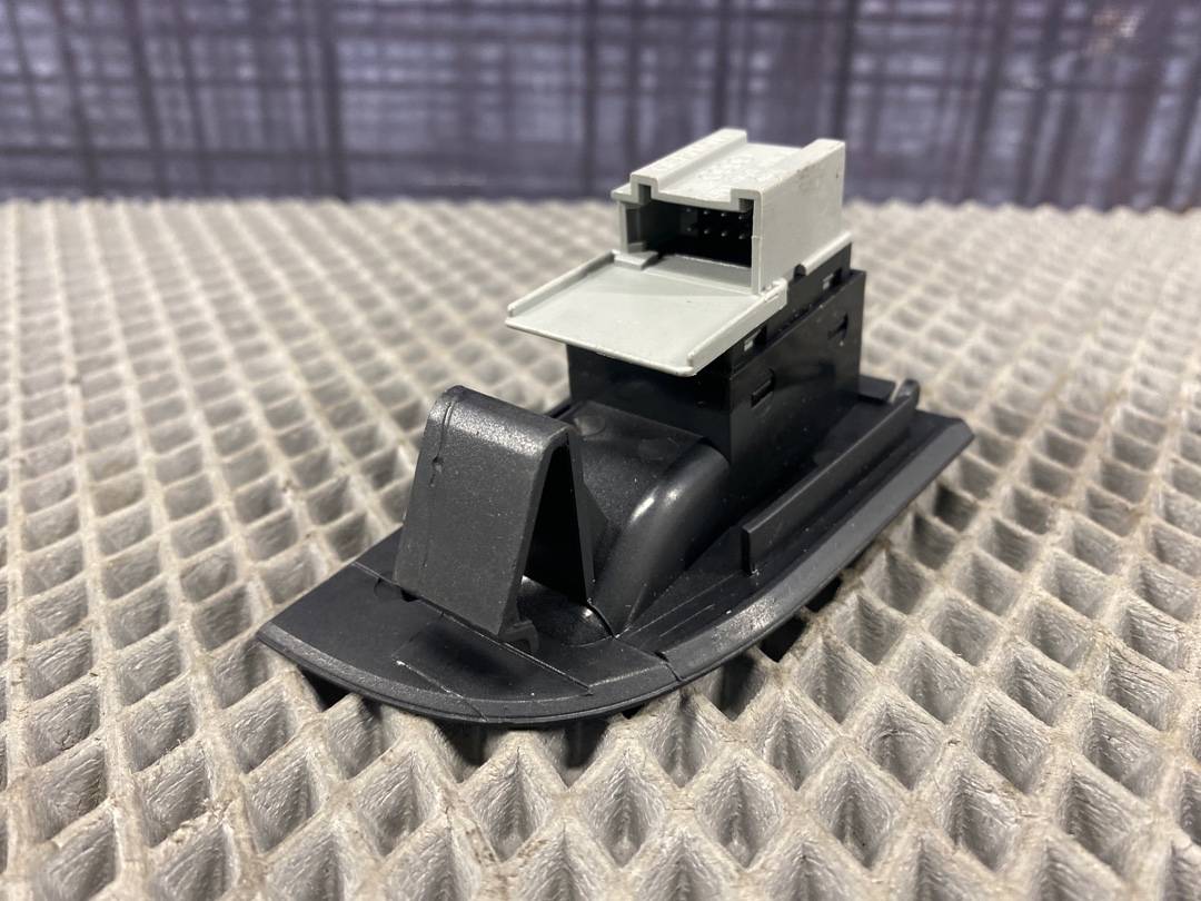 Кнопка стеклоподъемника, 330 рублей, Красноярск