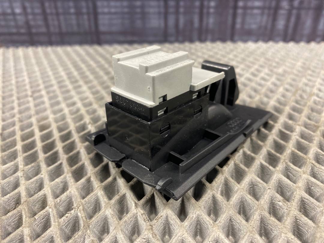 Кнопка стеклоподъемника, 330 рублей, Красноярск