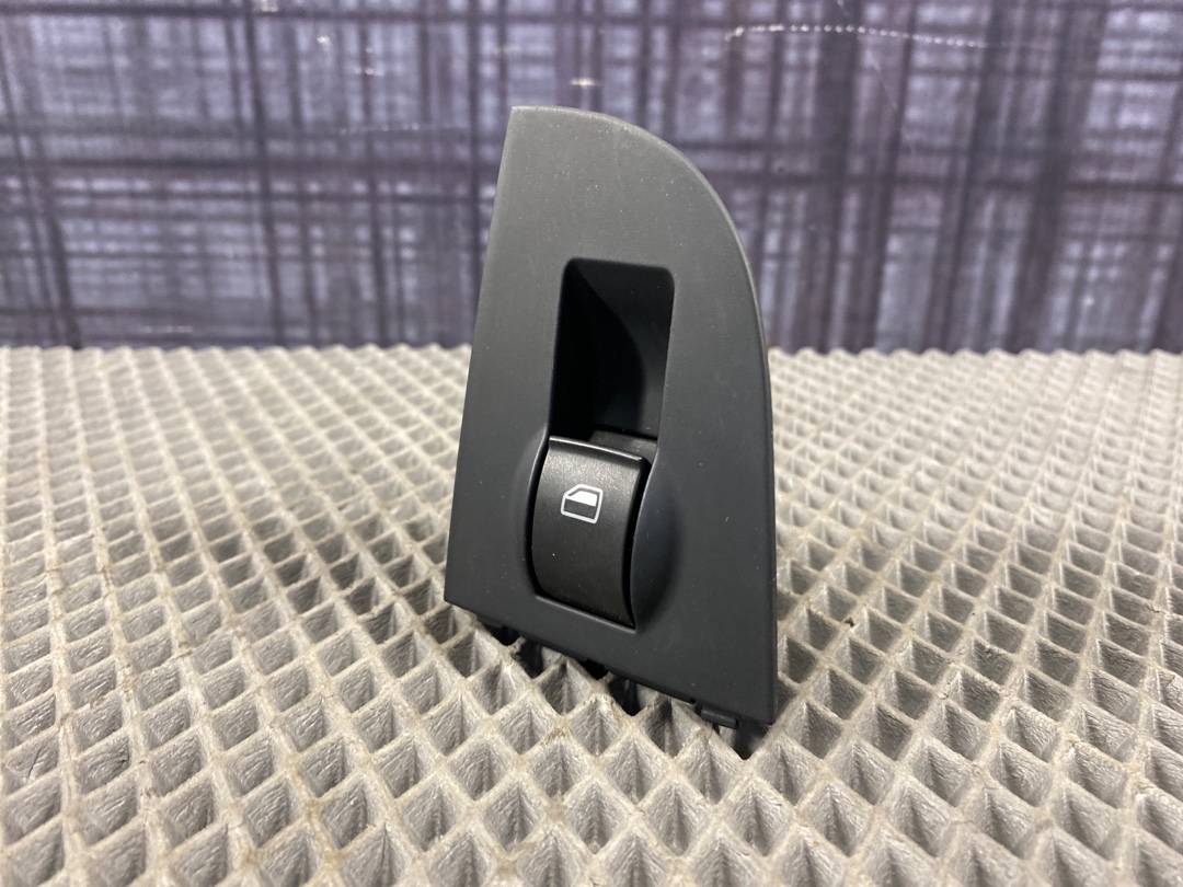 Кнопка стеклоподъемника, 330 рублей, Красноярск