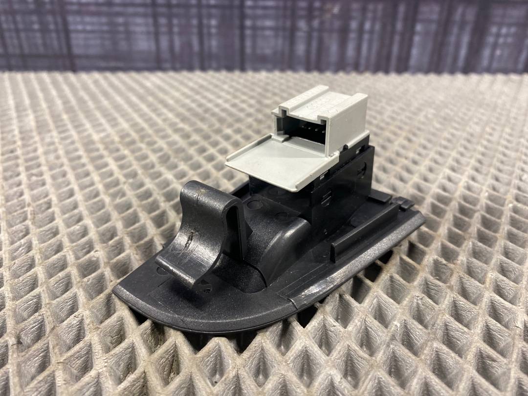 Кнопка стеклоподъемника, 330 рублей, Красноярск