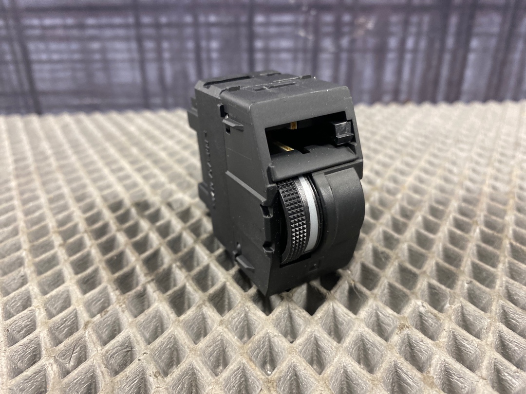 Кнопка яркости подсветки, 270 рублей, Красноярск