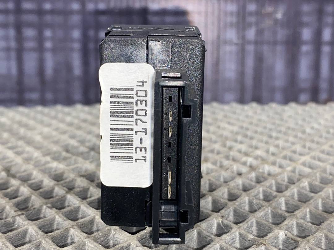 Кнопка яркости подсветки, 270 рублей, Красноярск