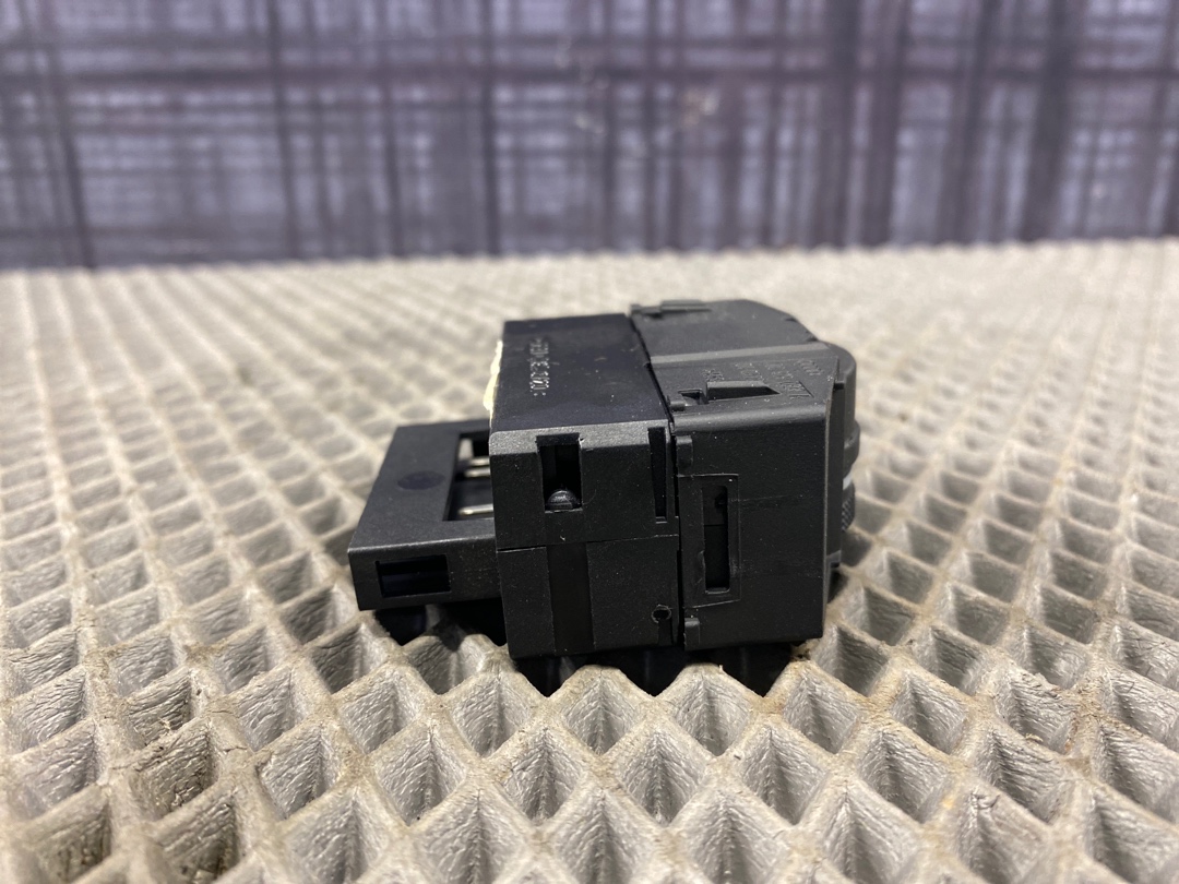 Кнопка яркости подсветки, 270 рублей, Красноярск