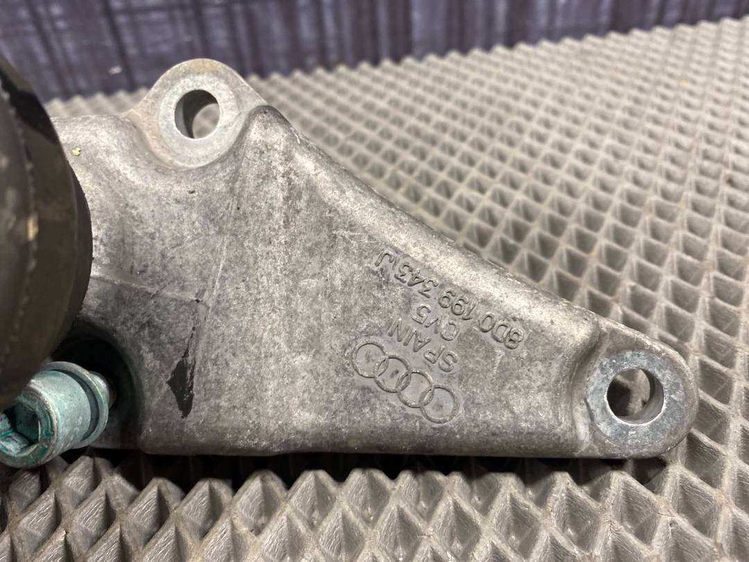 Кронштейн двигателя, 900 рублей, Красноярск