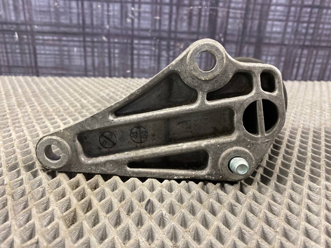 Кронштейн двигателя, 900 рублей, Красноярск