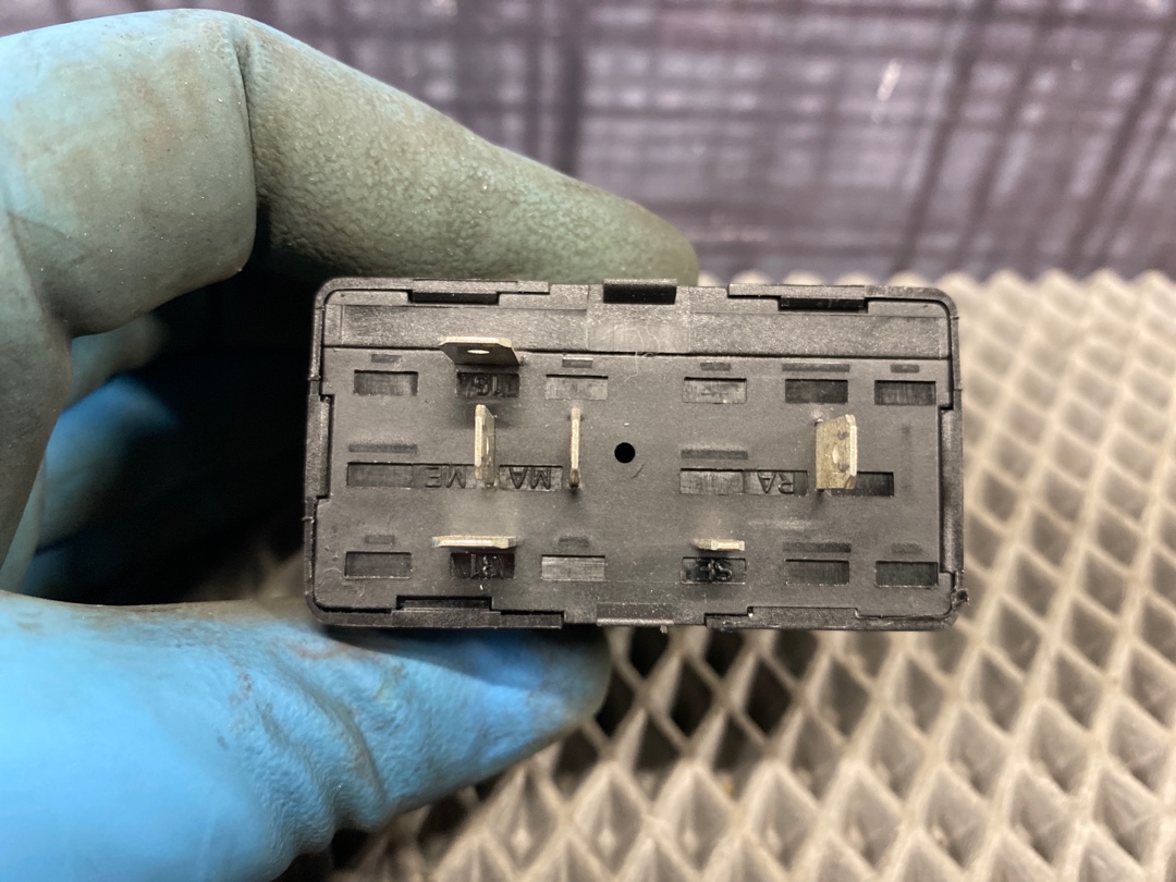 Реле, 300 рублей, Красноярск