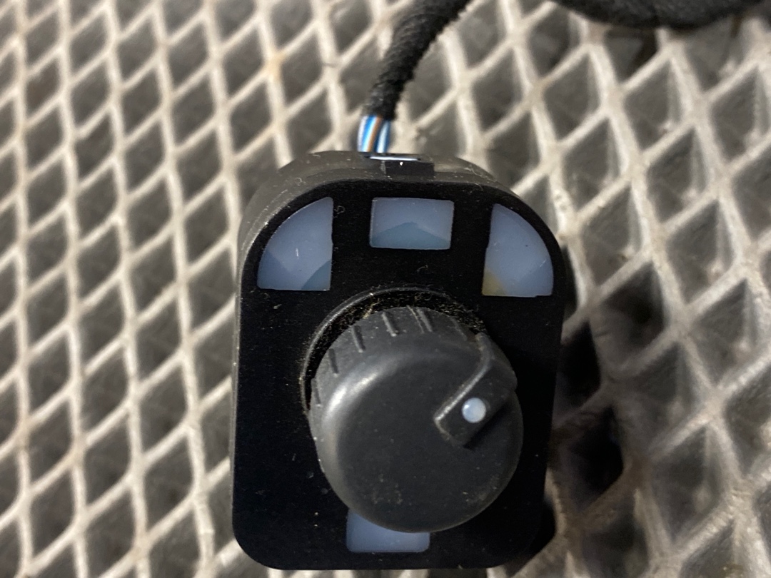 Кнопка регулировки зеркал, 720 рублей, Красноярск