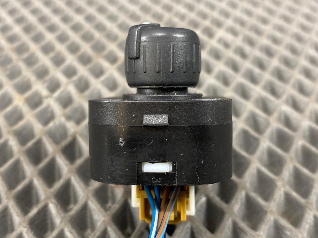 Кнопка регулировки зеркал, 720 рублей, Красноярск