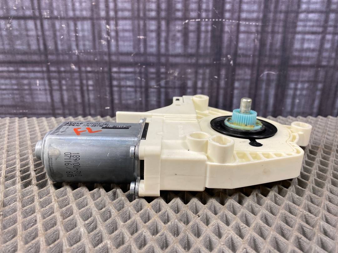 Мотор стеклоподъемника, 900 рублей, Красноярск