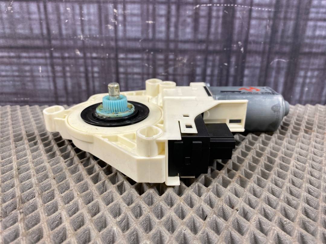 Мотор стеклоподъемника, 900 рублей, Красноярск