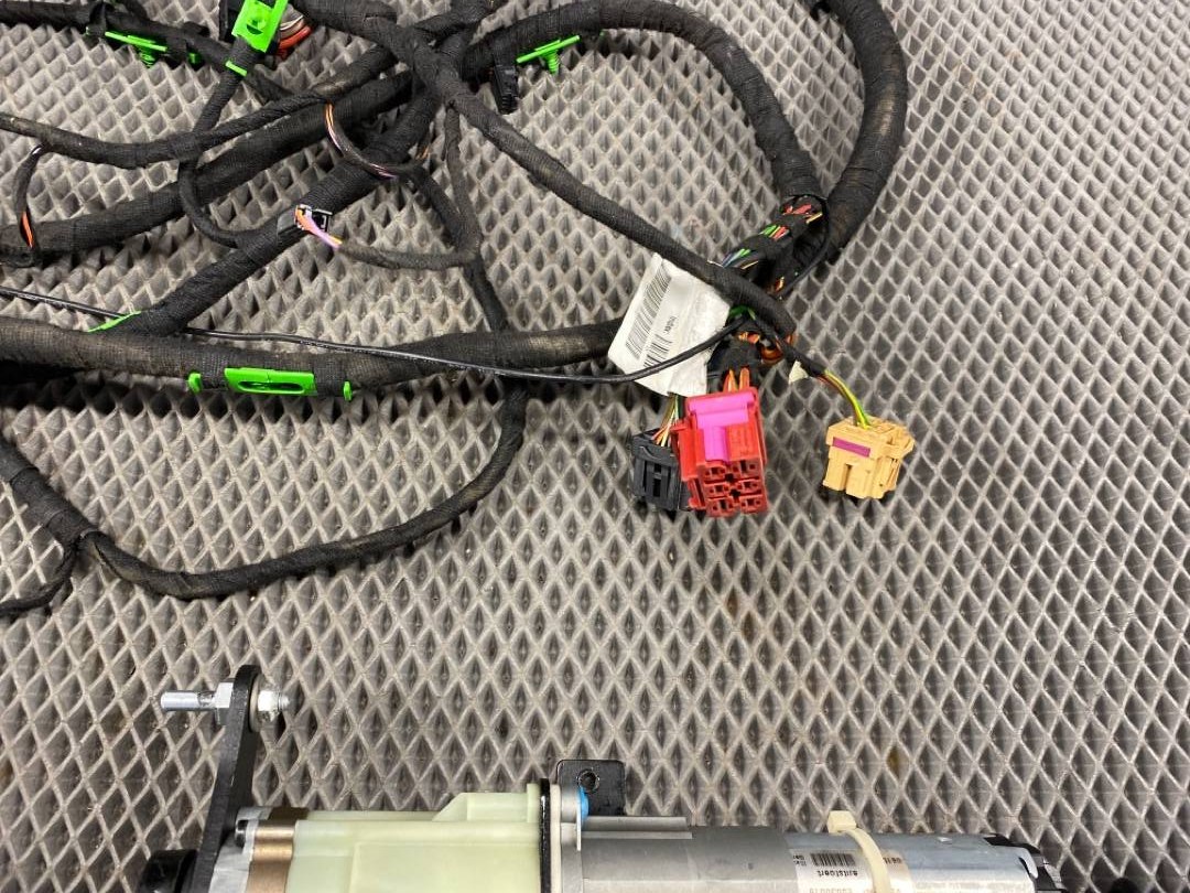 Комплект электропривода крышки багажника, 12000 рублей, Красноярск