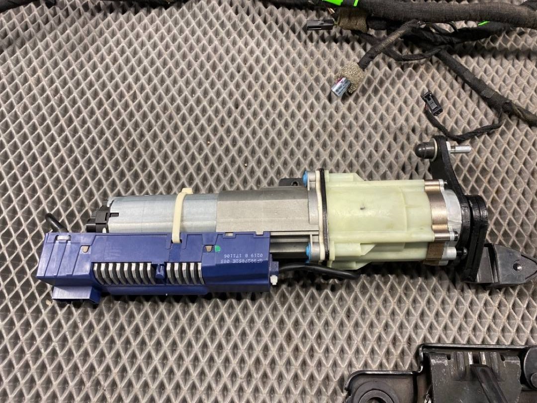 Комплект электропривода крышки багажника, 12000 рублей, Красноярск