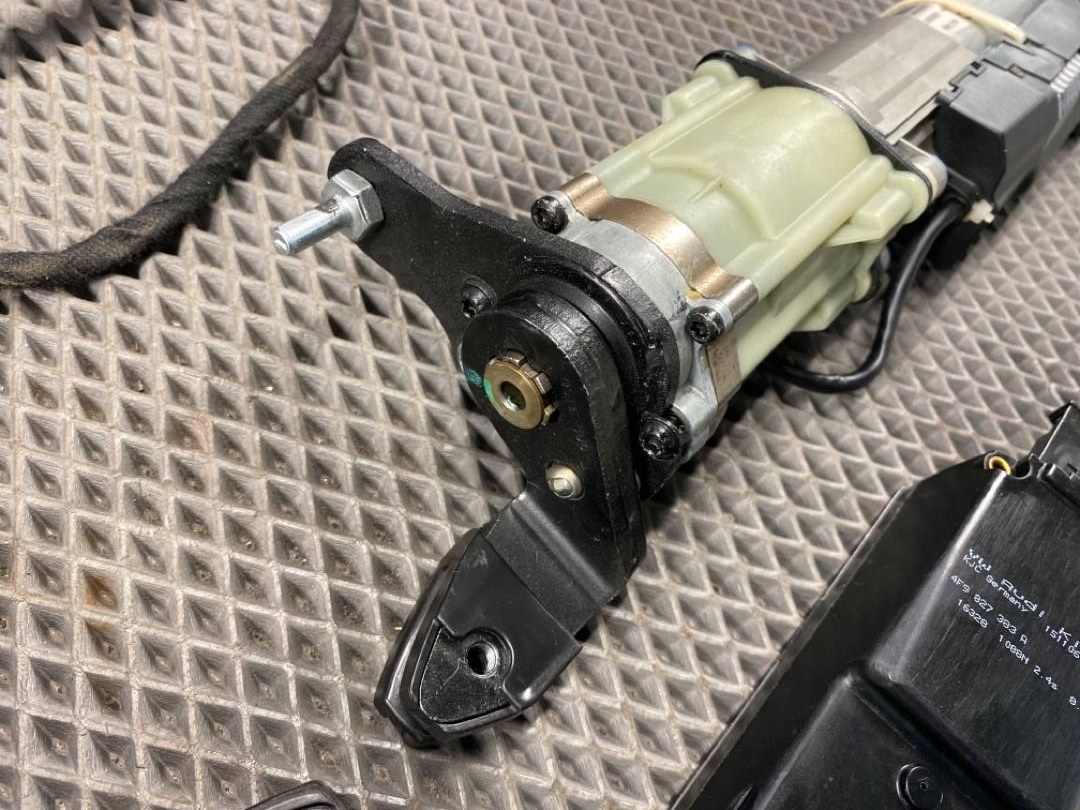 Комплект электропривода крышки багажника, 12000 рублей, Красноярск