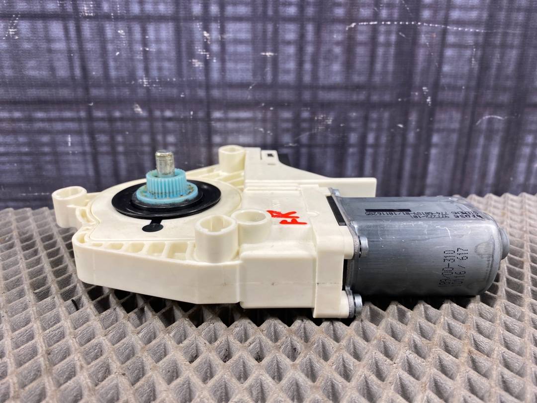 Мотор стеклоподъемника, 900 рублей, Красноярск