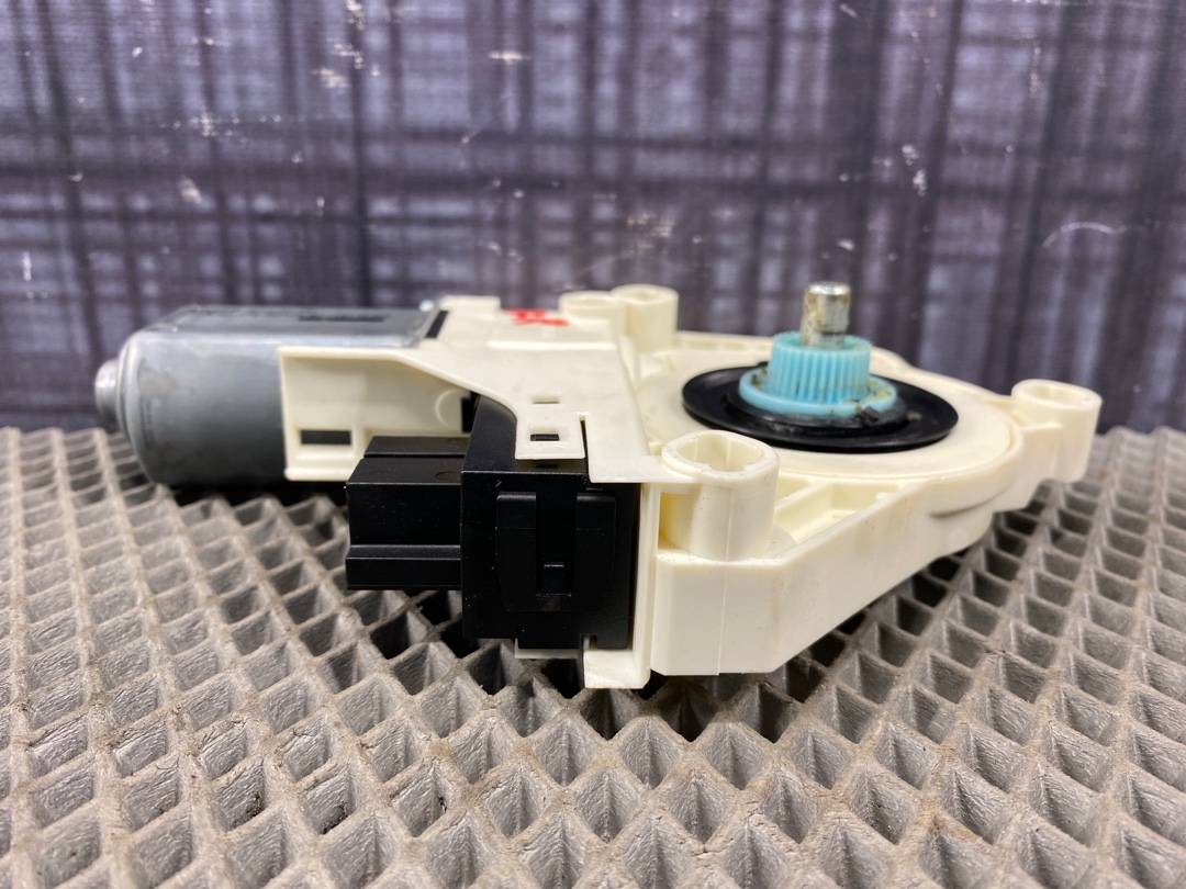 Мотор стеклоподъемника, 900 рублей, Красноярск