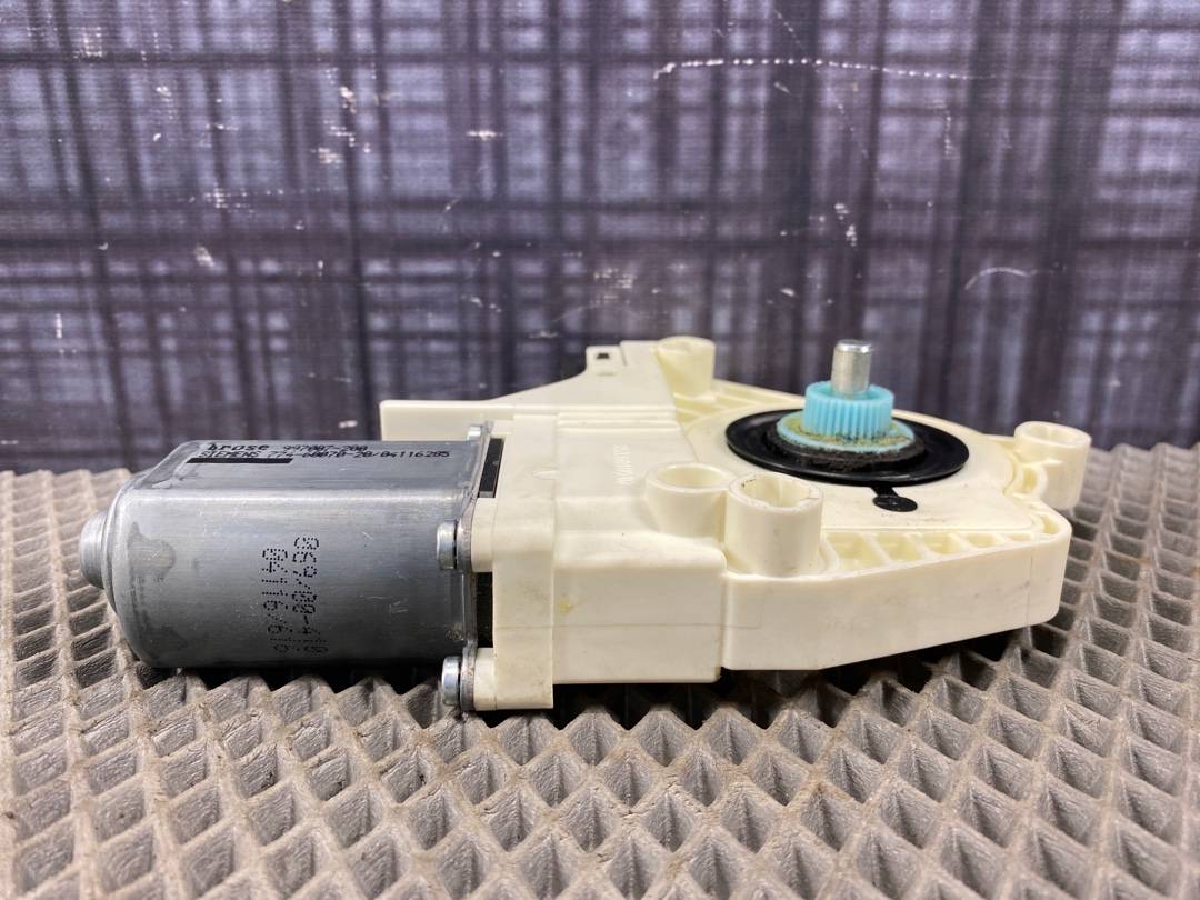 Мотор стеклоподъемника, 900 рублей, Красноярск