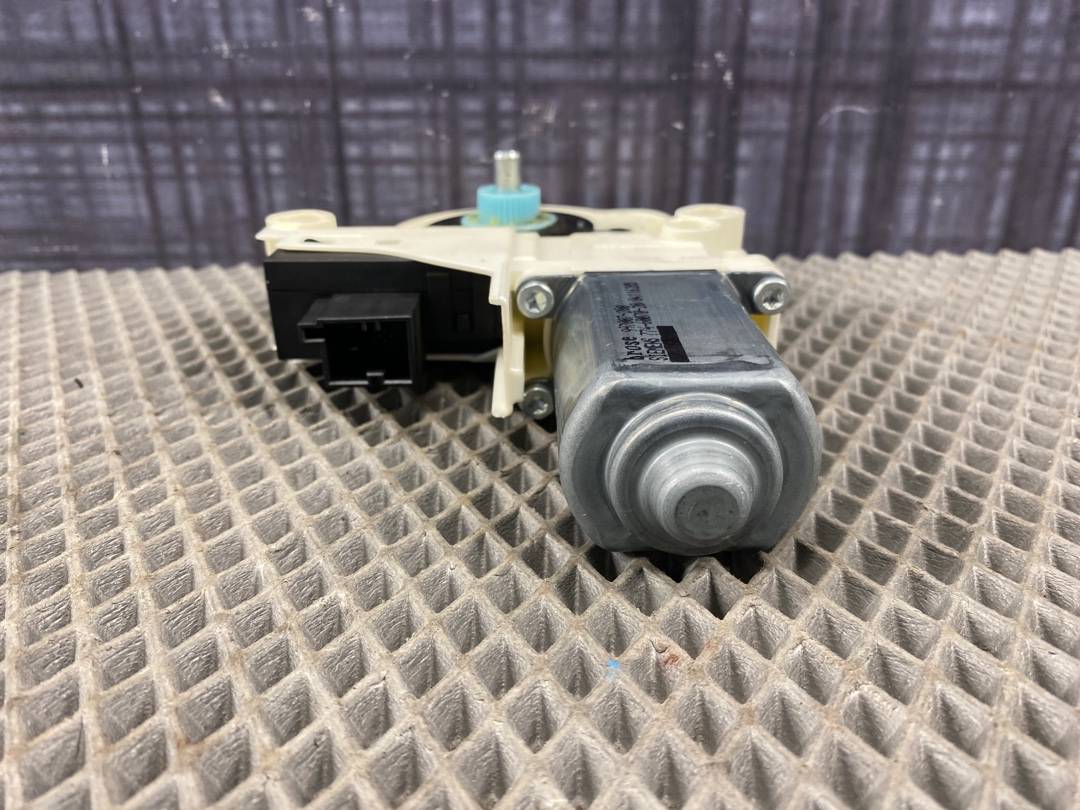 Мотор стеклоподъемника, 900 рублей, Красноярск