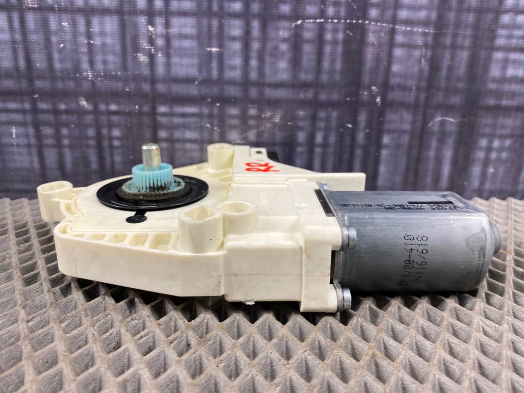 Мотор стеклоподъемника, 900 рублей, Красноярск