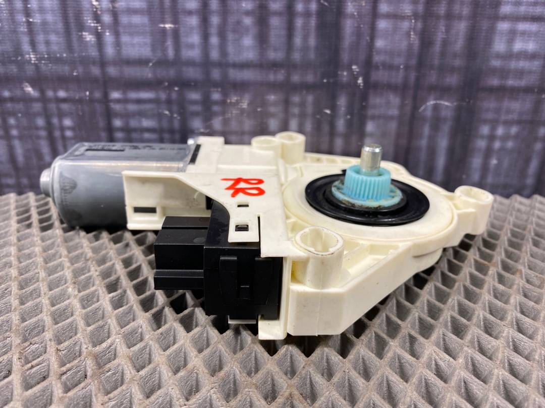 Мотор стеклоподъемника, 900 рублей, Красноярск