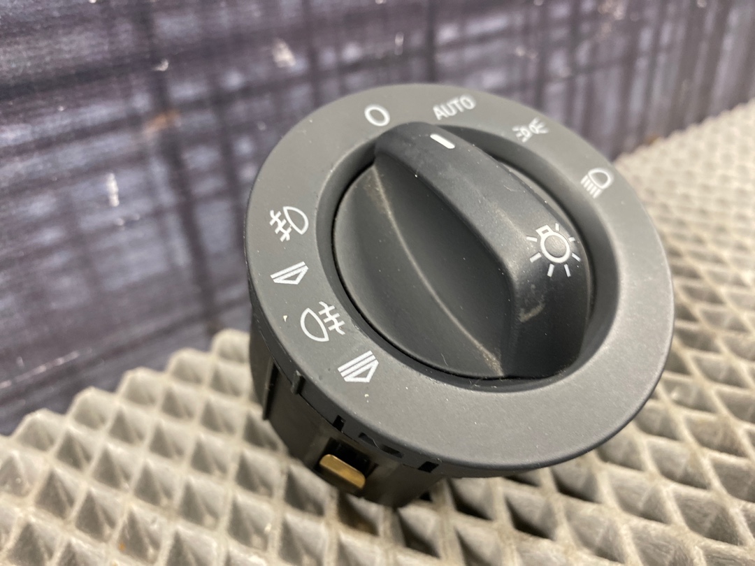 Переключатель света, 600 рублей, Красноярск