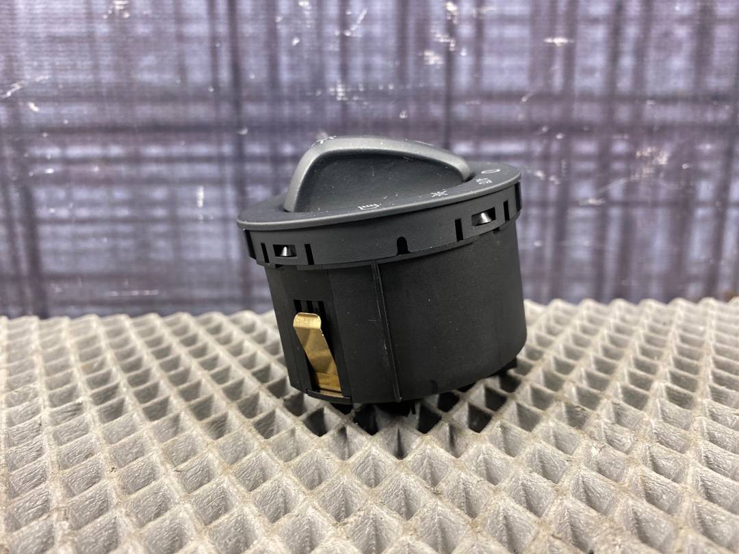 Переключатель света, 600 рублей, Красноярск