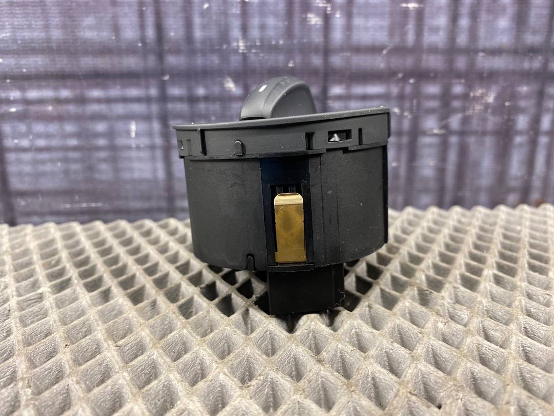 Переключатель света, 600 рублей, Красноярск