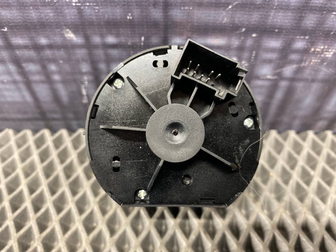 Переключатель света, 600 рублей, Красноярск