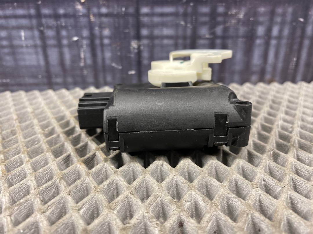 Мотор заслонки печки, 720 рублей, Красноярск