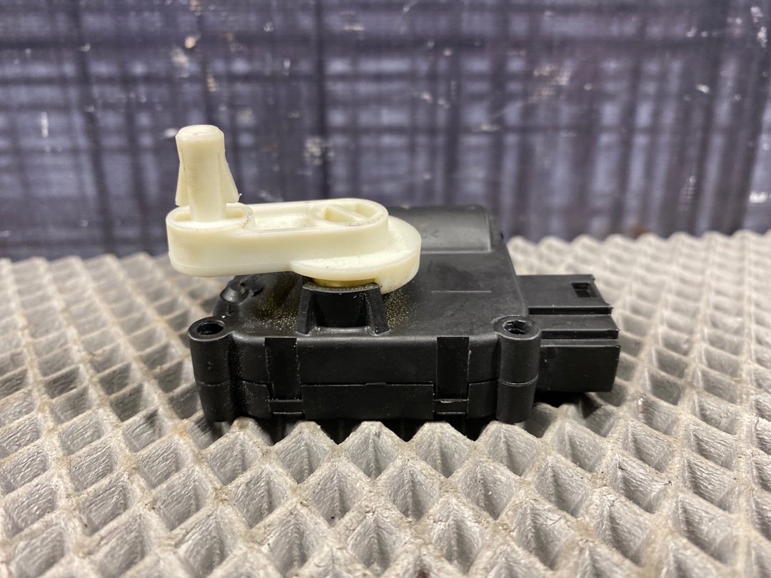 Мотор заслонки печки, 720 рублей, Красноярск