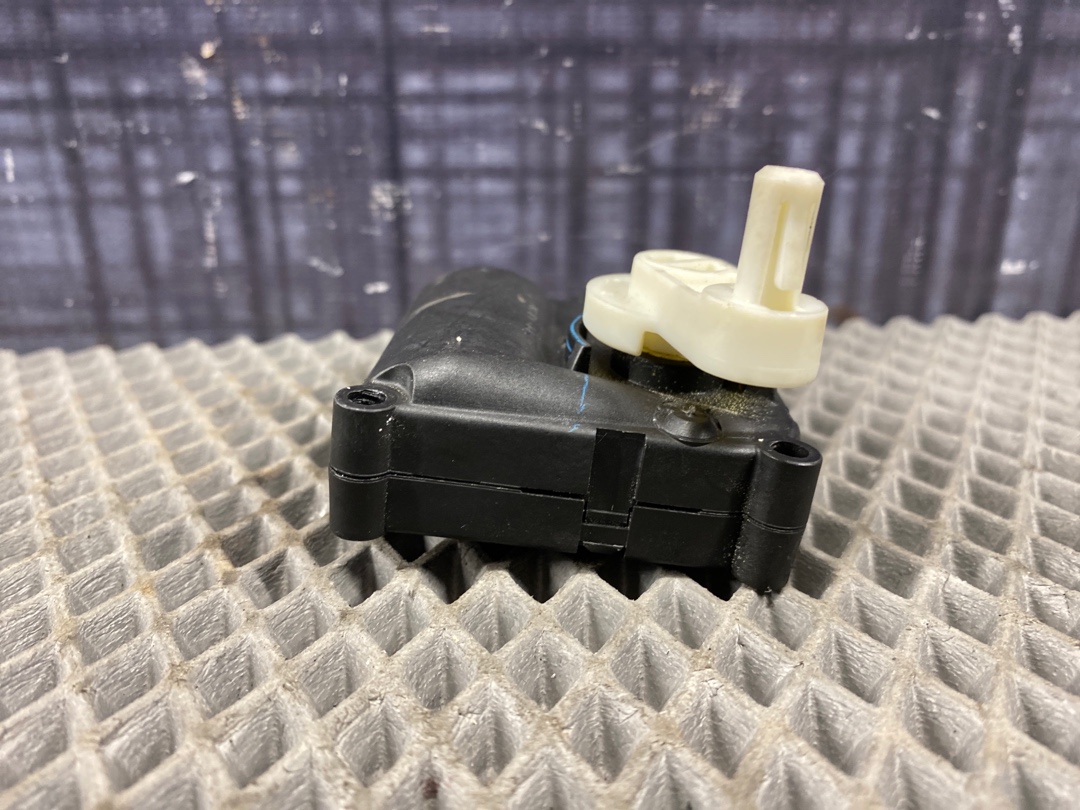 Мотор заслонки печки, 720 рублей, Красноярск